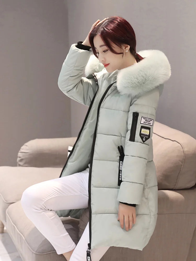 Casaco Feminino Para Inverno com Capuz e Gola Parka Elegante - (Promoção de Inverno 2025)