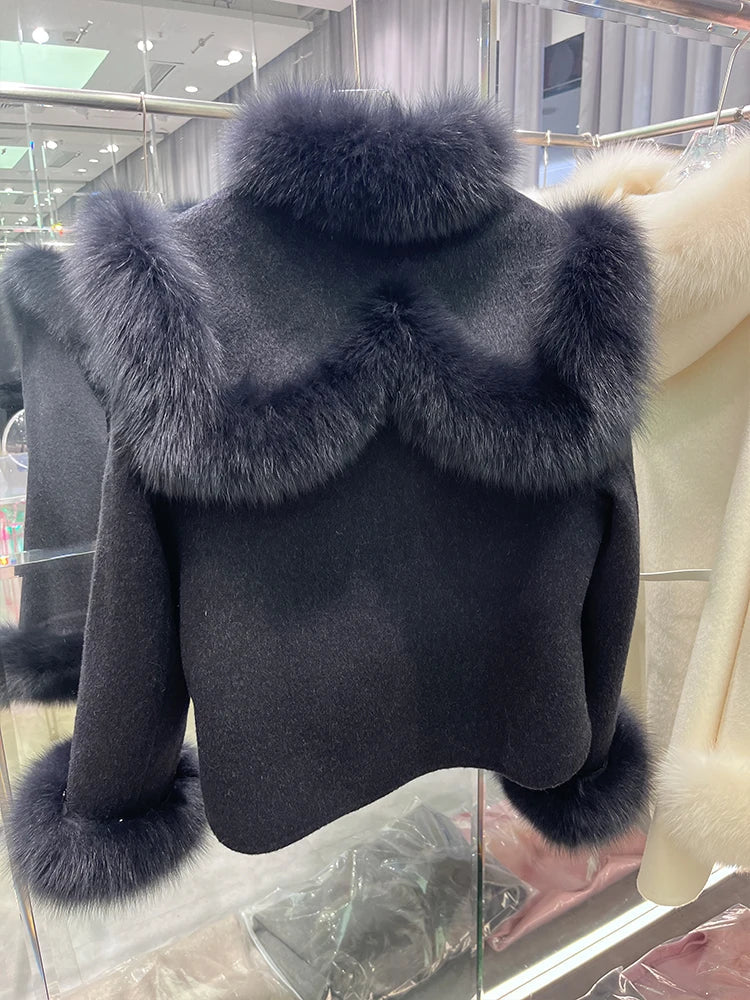 Casaco Feminino Curto de Lã com Gola Confortável – (Promoção de Inverno 2025)