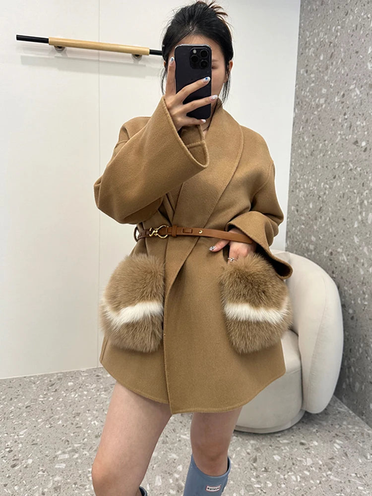 Blusão Feminina de Inverno com Bolsos Toque de Cashmere – (Promoção de Inverno 2025)
