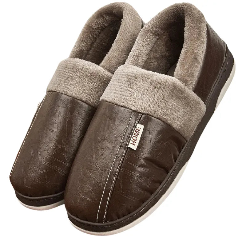 Pantufa de Couro Fechada com Forro em Algodão