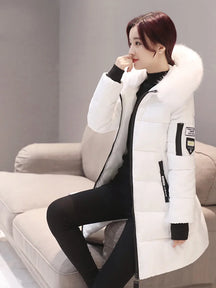 Casaco Feminino Para Inverno com Capuz e Gola Parka Elegante - (Promoção de Inverno 2025)