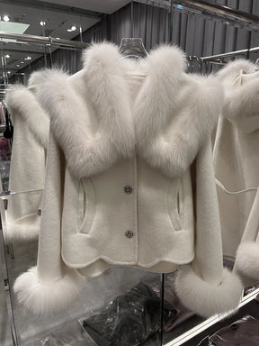Casaco Feminino Curto de Lã com Gola Confortável – (Promoção de Inverno 2025)