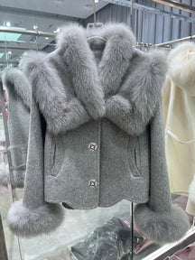 Casaco Feminino Curto de Lã com Gola Confortável – (Promoção de Inverno 2025)