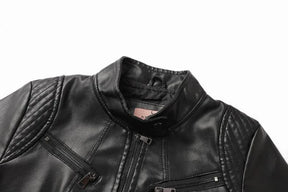 Jaqueta Feminina Slim Black Luxe com Gola Alta Estilo Motociclista - (Promoção de Inverno 2025)