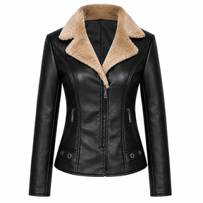 Jaqueta Feminina em Faux Leather com Detalhes em Pelúcia
